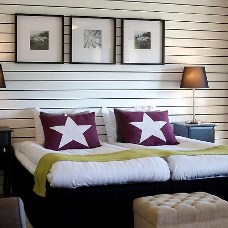 סאלה Hotell Tinget מראה חיצוני תמונה