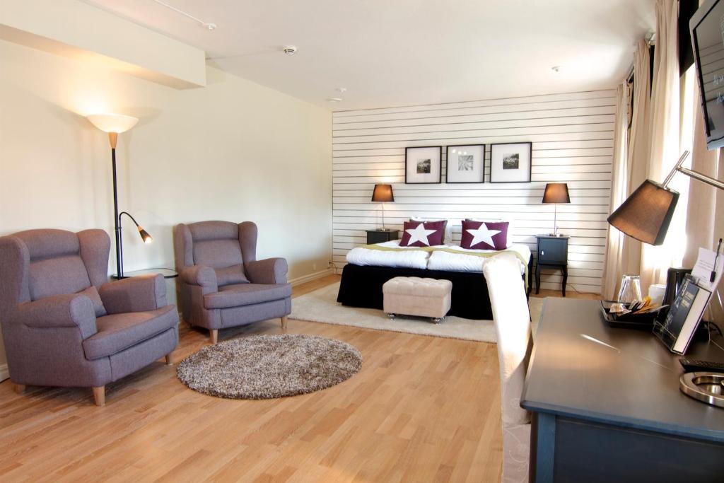 סאלה Hotell Tinget מראה חיצוני תמונה