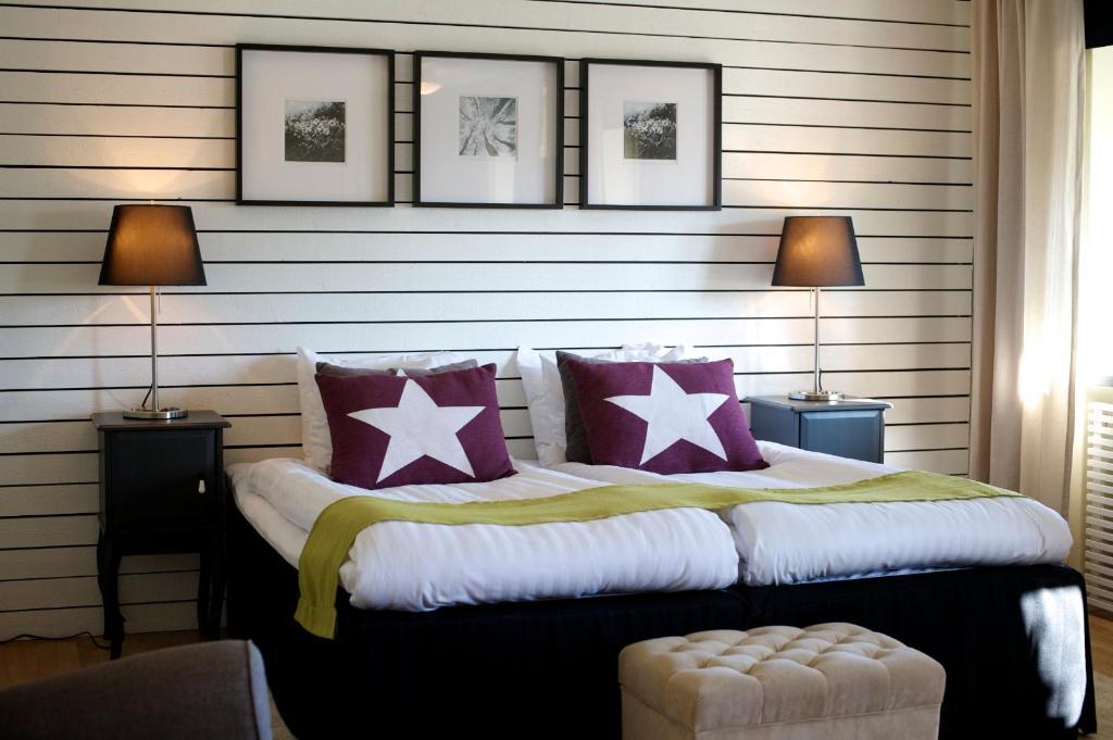סאלה Hotell Tinget מראה חיצוני תמונה