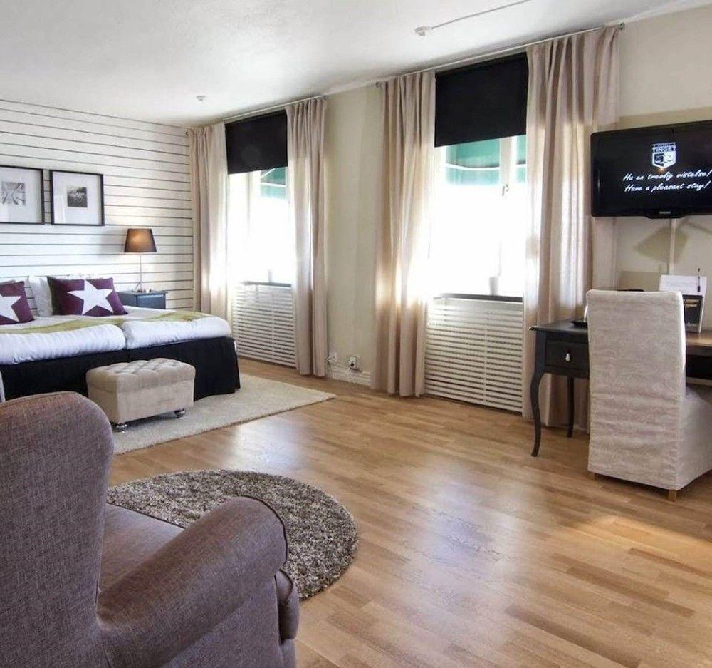 סאלה Hotell Tinget מראה חיצוני תמונה